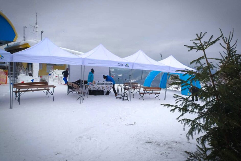 Zdjęcie namiotów Mitko podczas Beskidy Winter GO